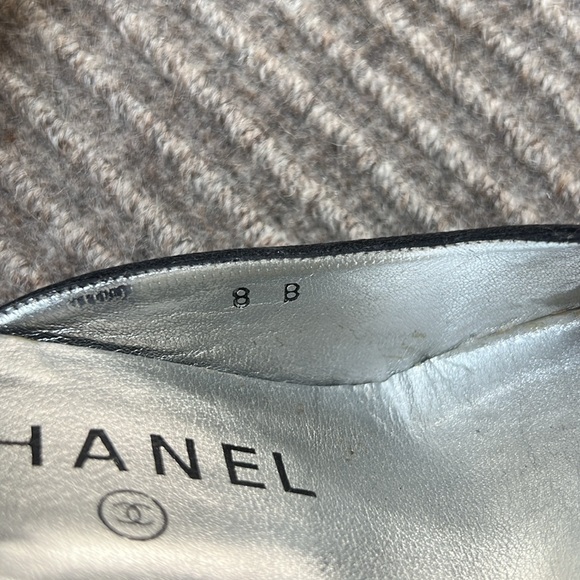 Chanel Satin kitten heels with bead detail - Picture 7 of 8